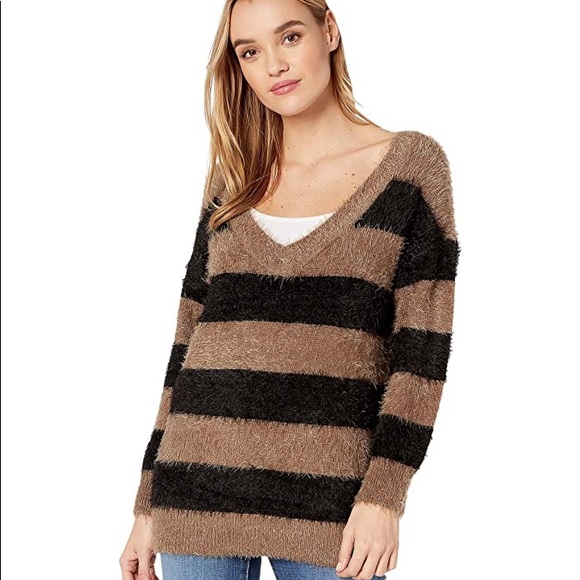 BB Dakota Fuzzy Games Sweater - Picture 3 of 8